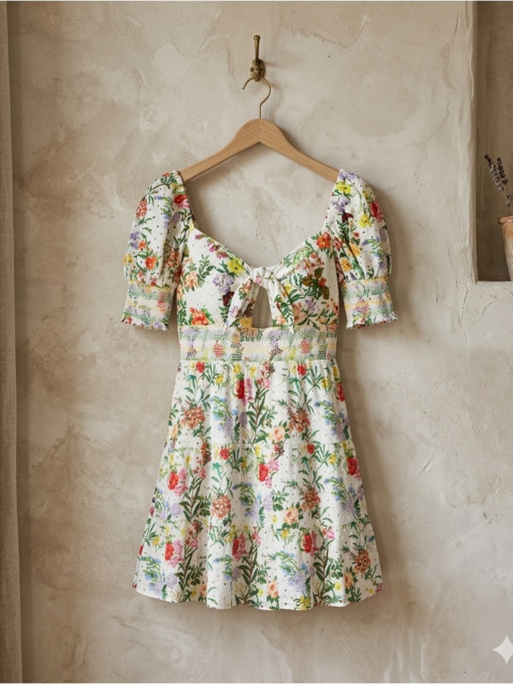 Alice + Olivia Kristie Floral Embroidered Mini Dress 6 NWT